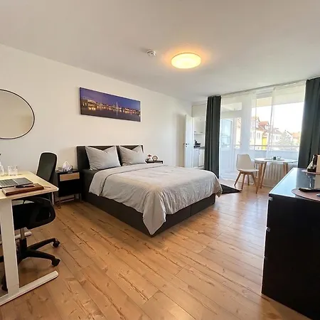 Pietsch, Zentral, Modern, Voll Ausgestattet, Ideal Fuer Berufsreisende Apartment